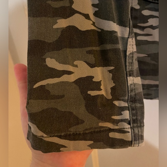 Kensie Camouflage Utility Jacket - Picture 9 of 9